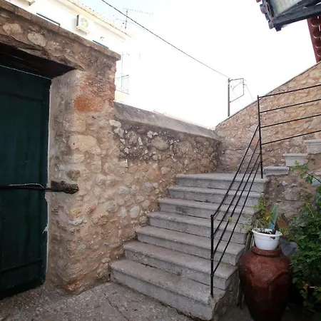 Holiday home Traditional House